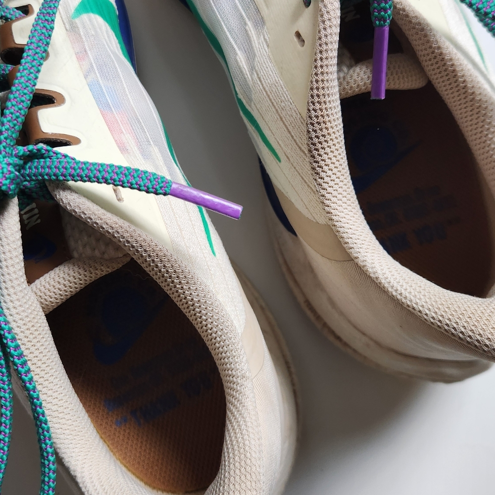Nike Air Zoom Sneakers with Green and Blue Accents - Picture 6 of 9